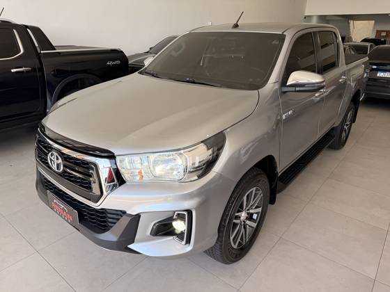 TOYOTA HILUX 2.7 SRV 4X2 CD 16V FLEX 4P AUTOMÁTICO TOYOTA HILUX 2.7 SRV 4X2 CD 16V FLEX 4P AUTOMÁTICO